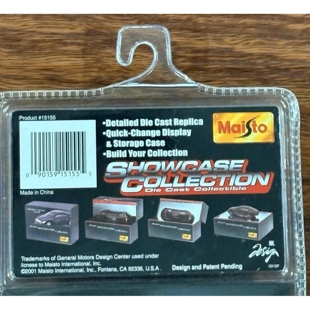 Miasto 2000 Buick LaCrosse Concept Collectible 1/64 Scale Diecast Model New